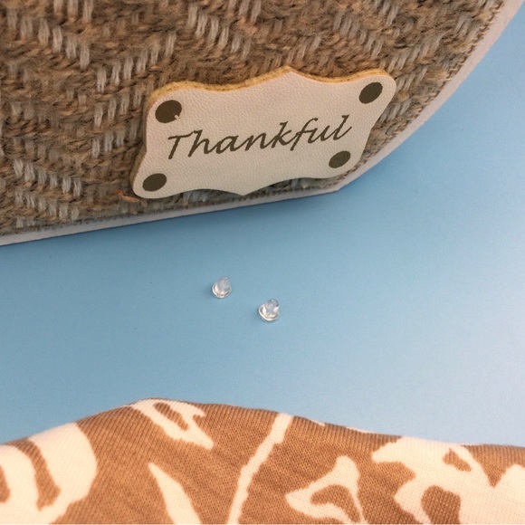 NWT Wooden Palm Leaf Dangle EARRINGS - Picture 7 of 7